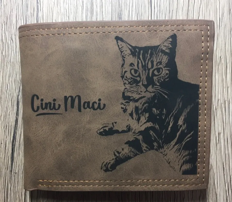 Gravírozott Mačacie referencia