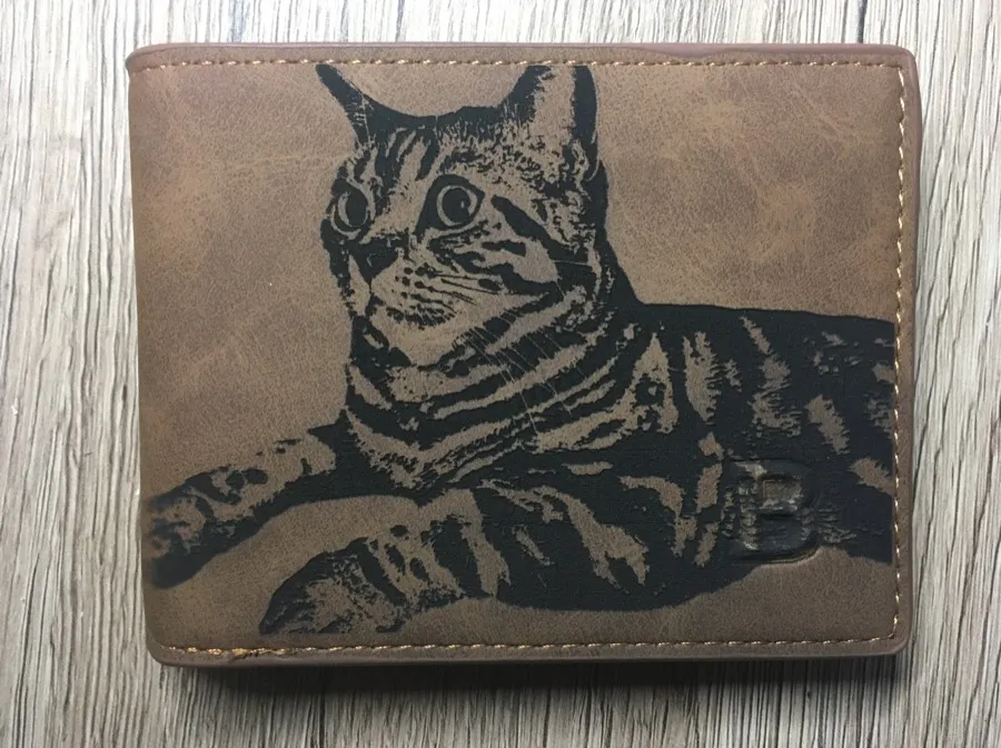 Gravírozott Mačacie referencia