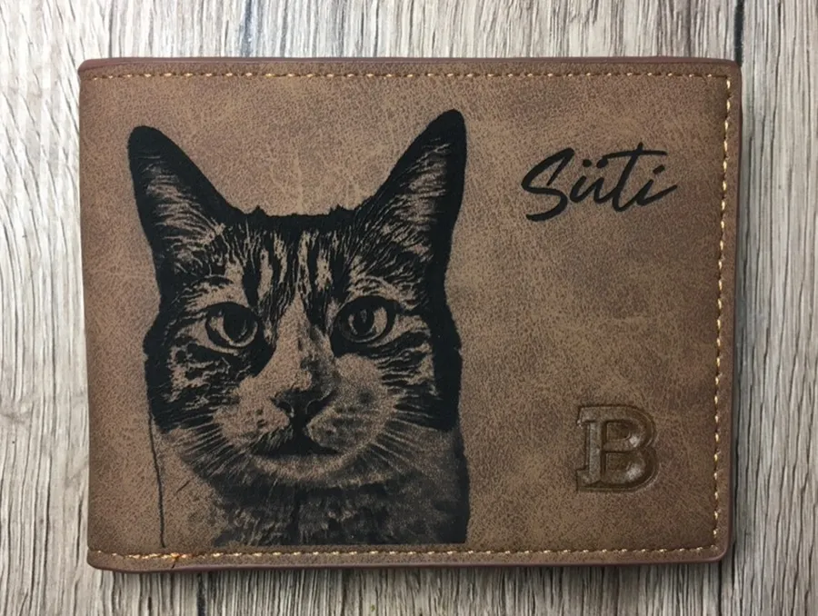 Gravírozott Mačacie referencia