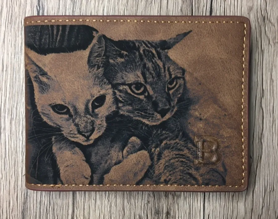 Gravírozott Mačacie referencia