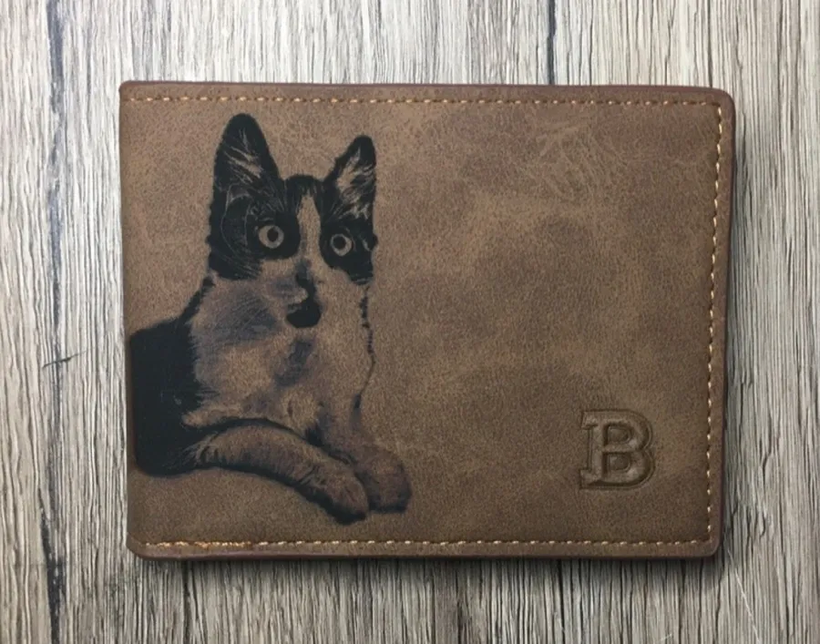 Gravírozott Mačacie referencia