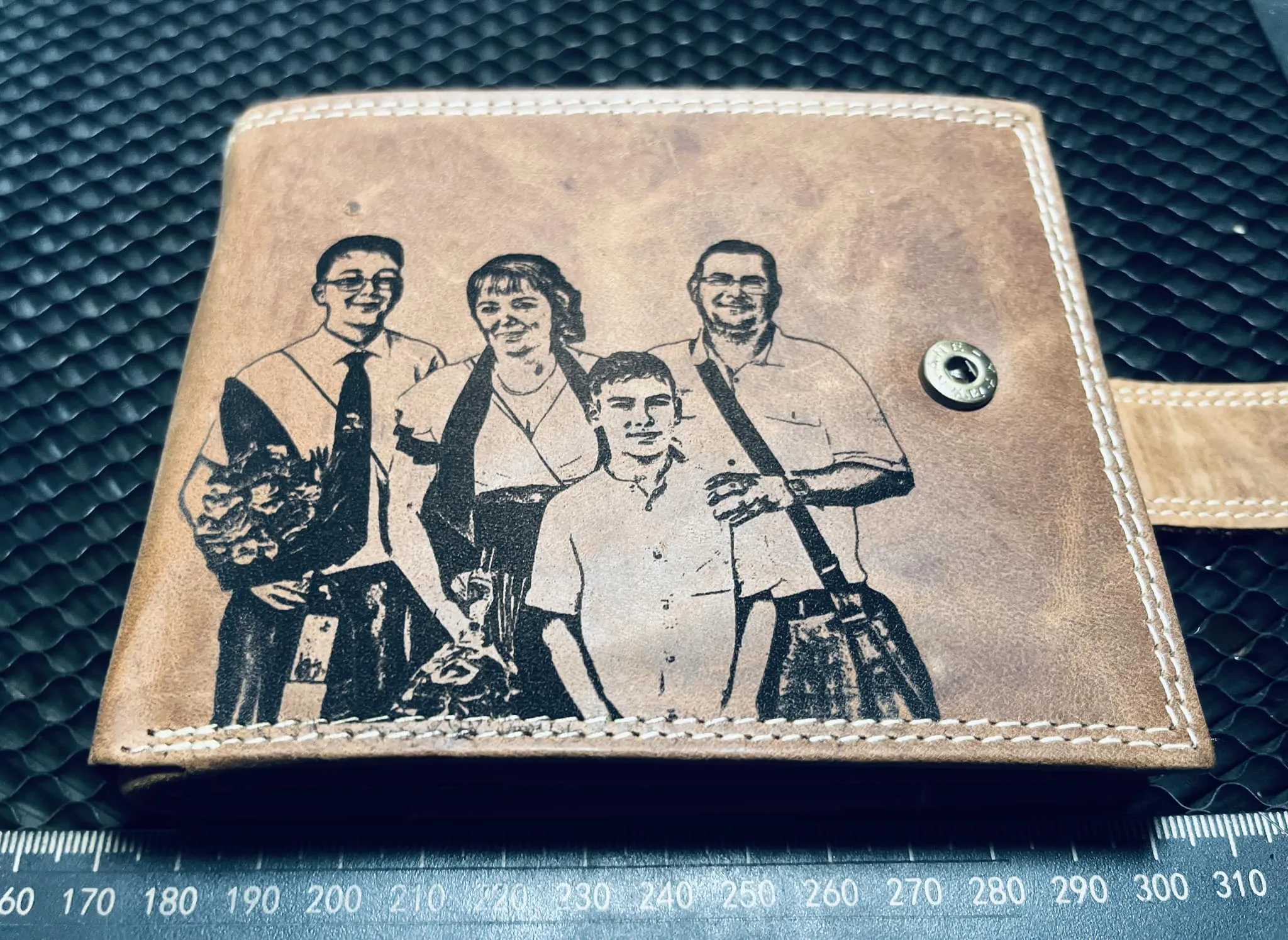 Gravírozott Rodinné referencia