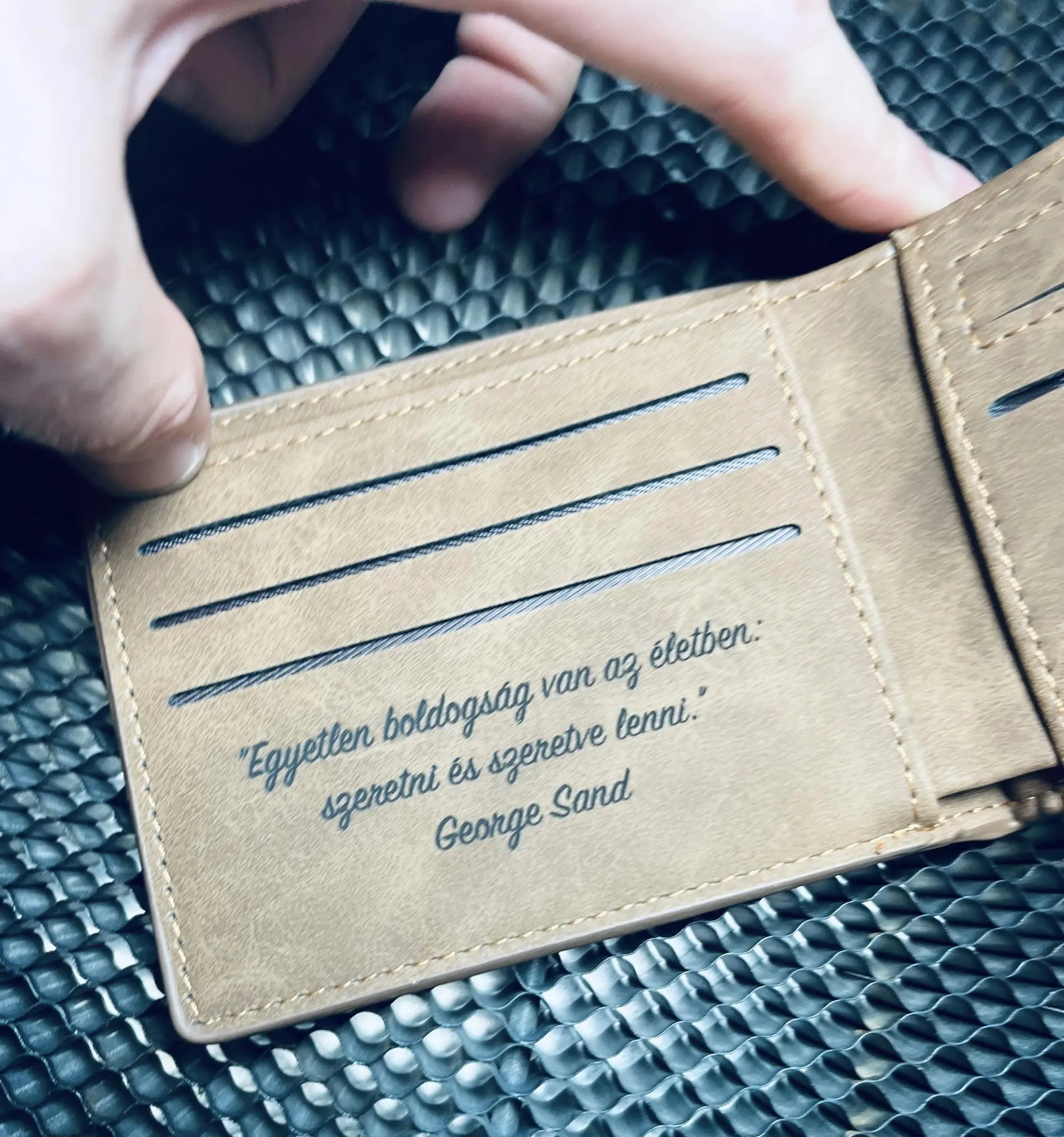 Gravírozott Citátové referencia