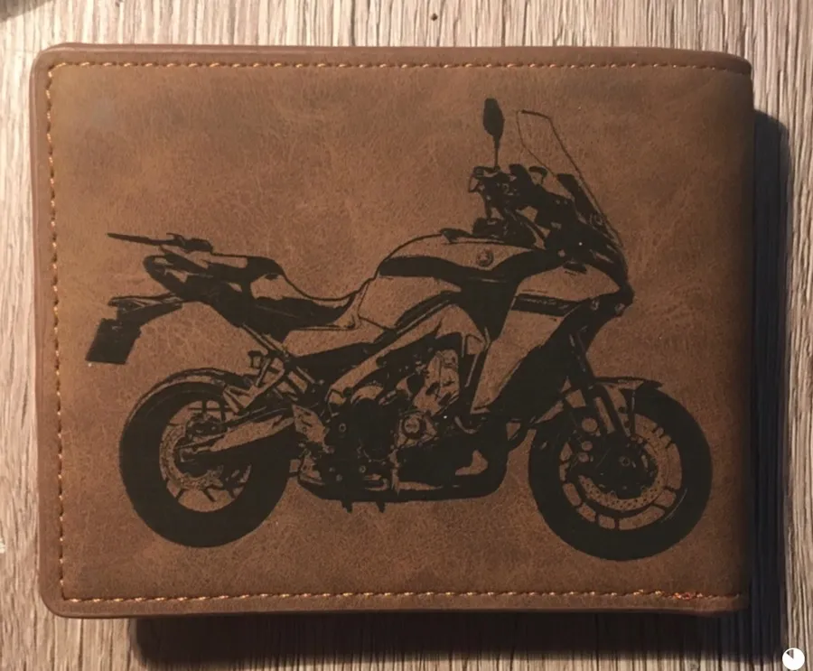 Gravírozott Motorkárske referencia