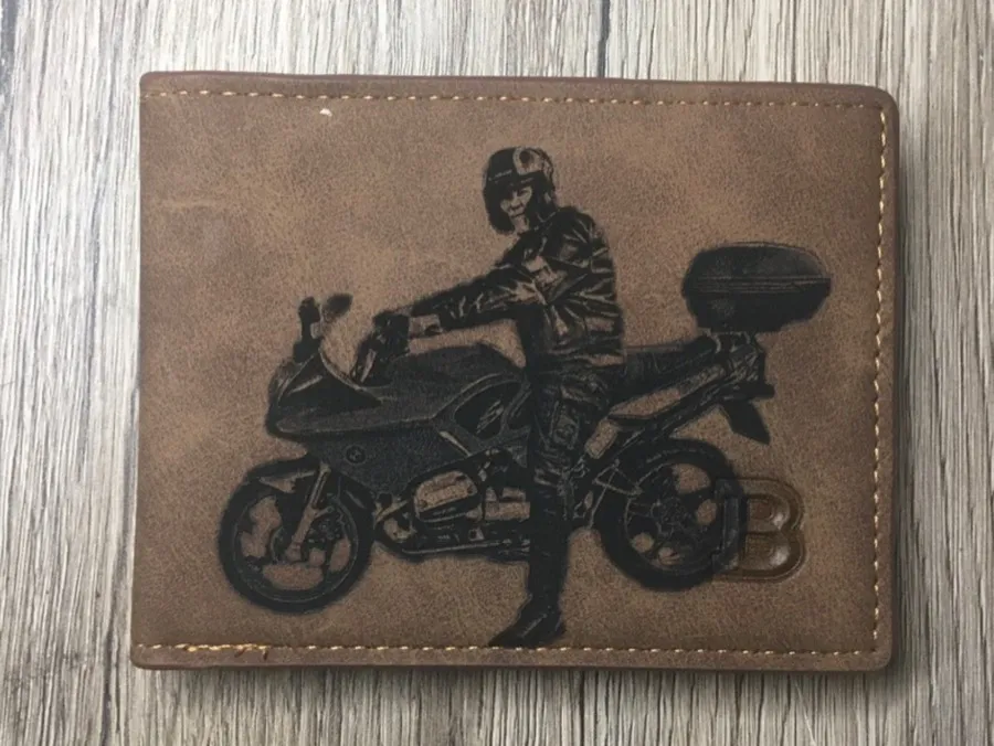 Gravírozott Motorkárske referencia