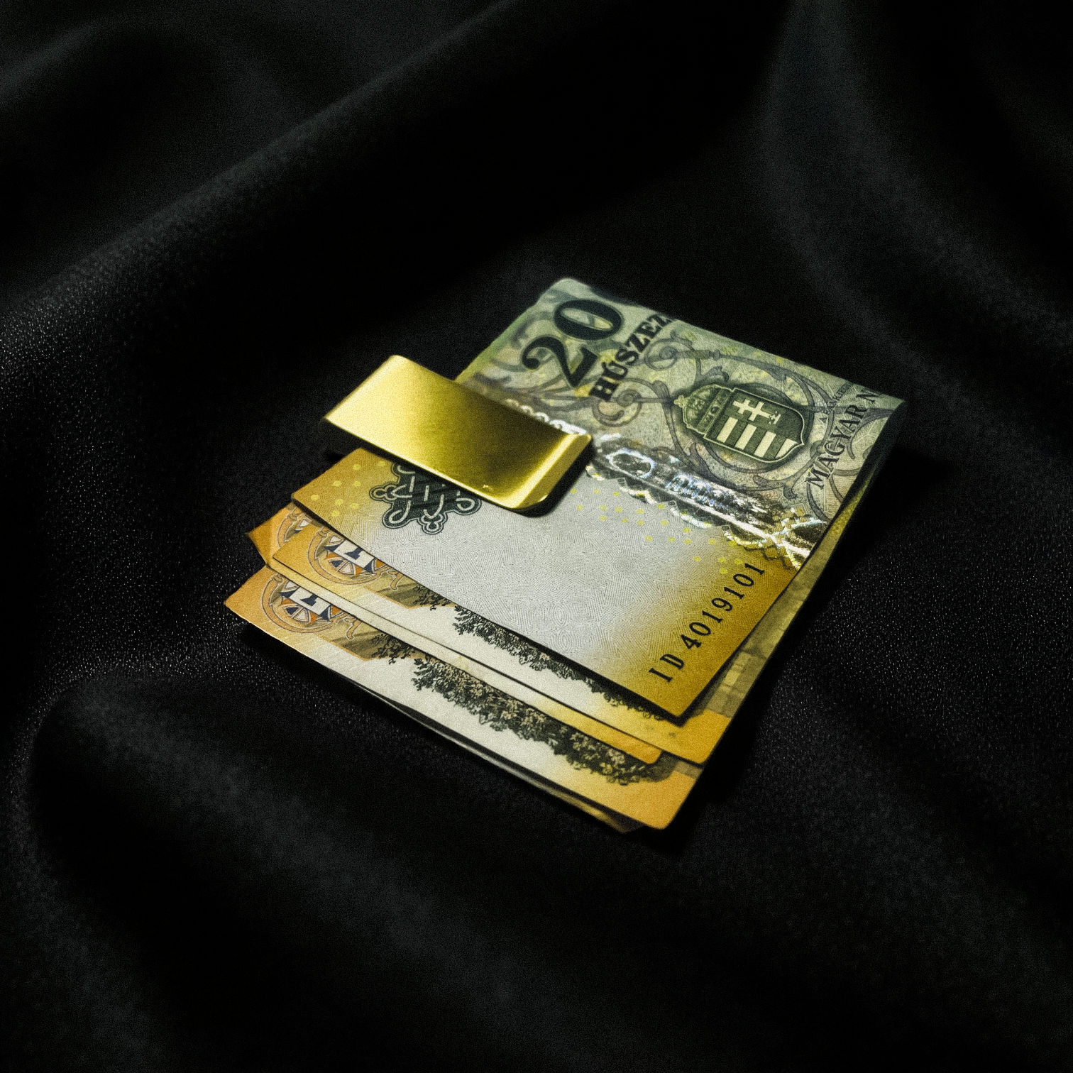 Közepes Pénzcsipesz Gravírozással - Gallery